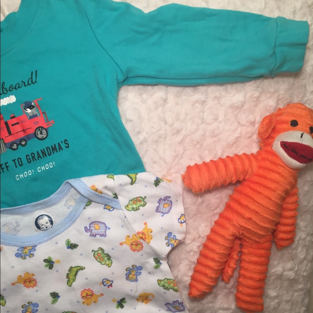 CARTERS ONESIE WITH GERBER ANIMALS ONESIE 6-9M 👶